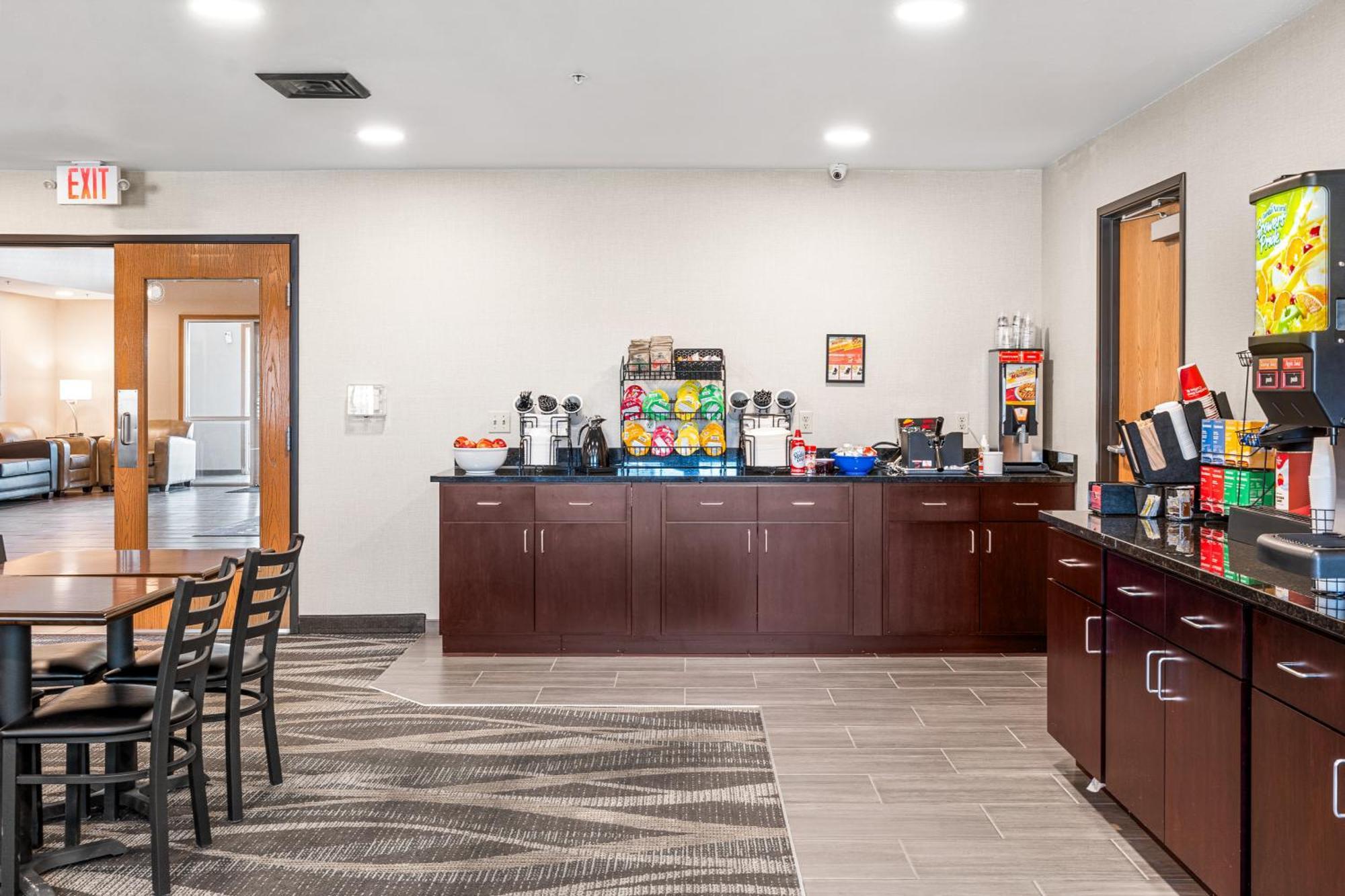 Boarders Inn & Suites By Cobblestone Hotels - Shawano 外观 照片