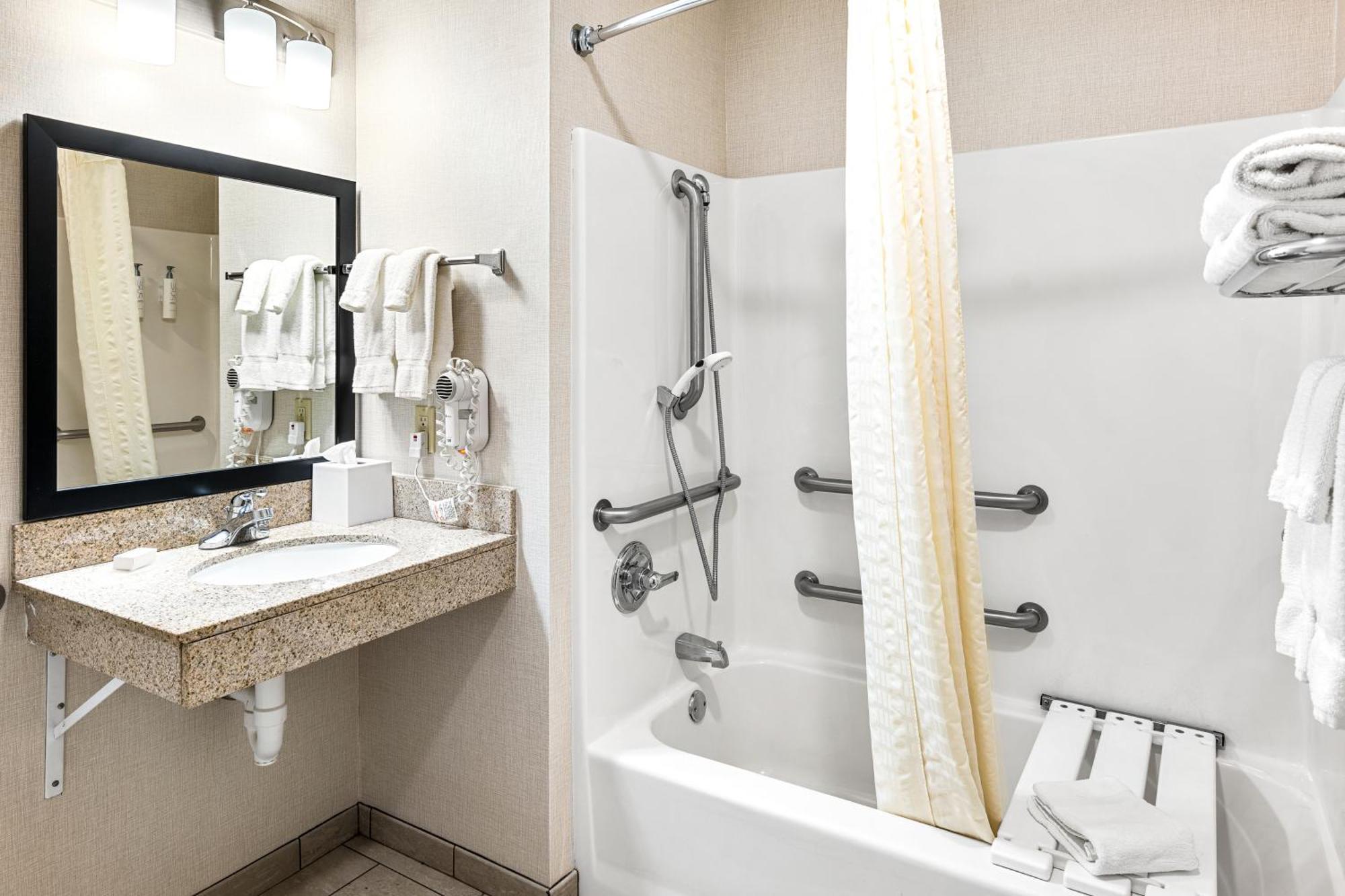 Boarders Inn & Suites By Cobblestone Hotels - Shawano 外观 照片