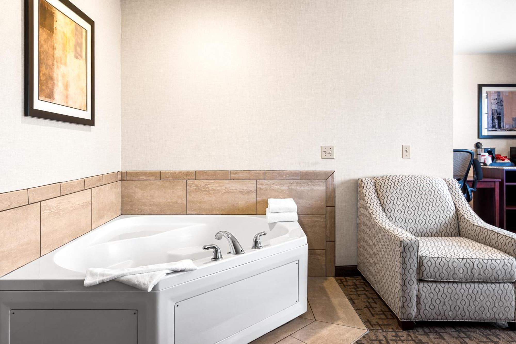 Boarders Inn & Suites By Cobblestone Hotels - Shawano 外观 照片