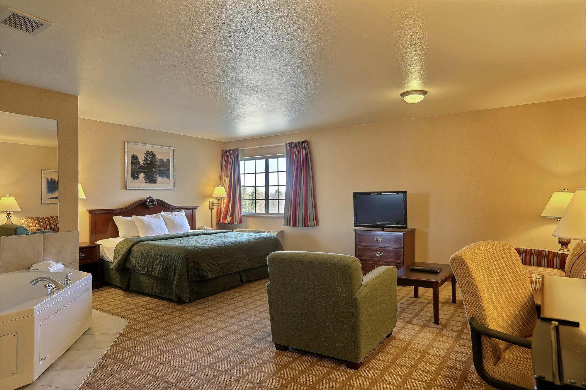 Boarders Inn & Suites By Cobblestone Hotels - Shawano 外观 照片