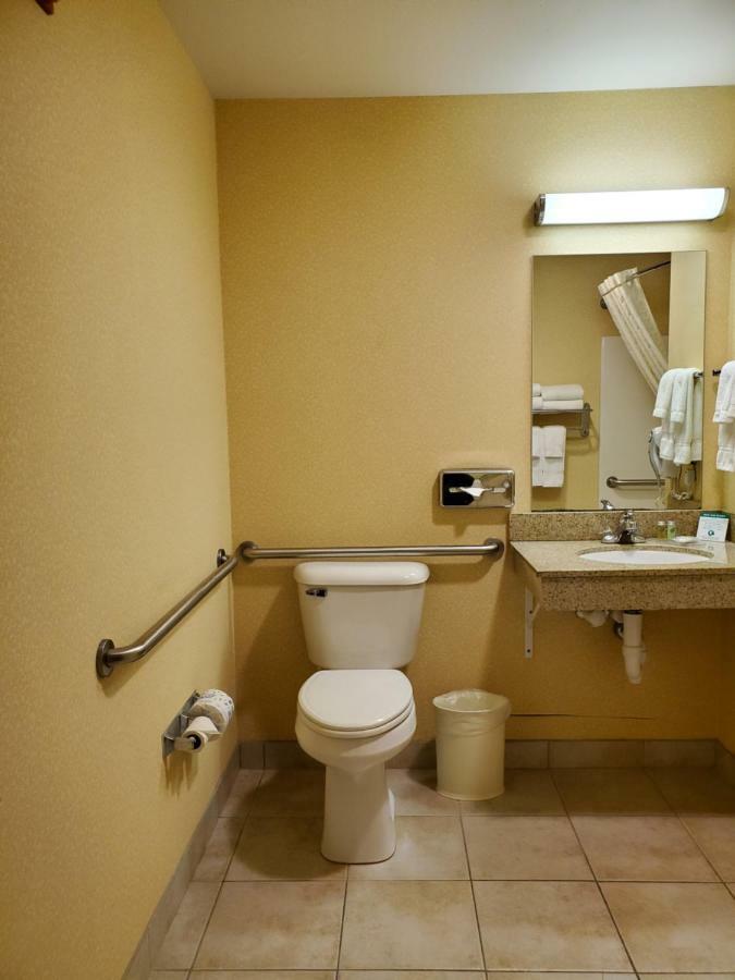 Boarders Inn & Suites By Cobblestone Hotels - Shawano 外观 照片